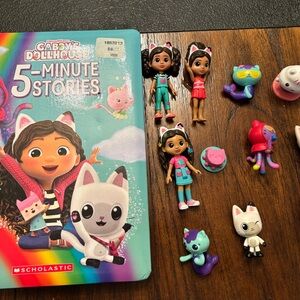 Scholastic Gabby's Dollhouse 5-Minute Stories with Colorful Figurines
